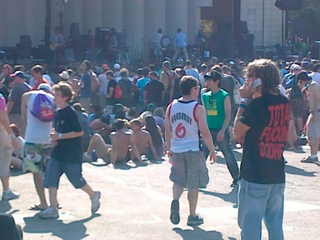 Illustration for article titled Look At These Fucking Hoopsters At Lollapalooza: Part Two